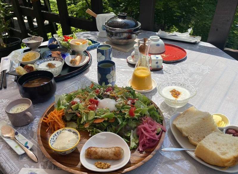 テラスでの朝食風景 / 3