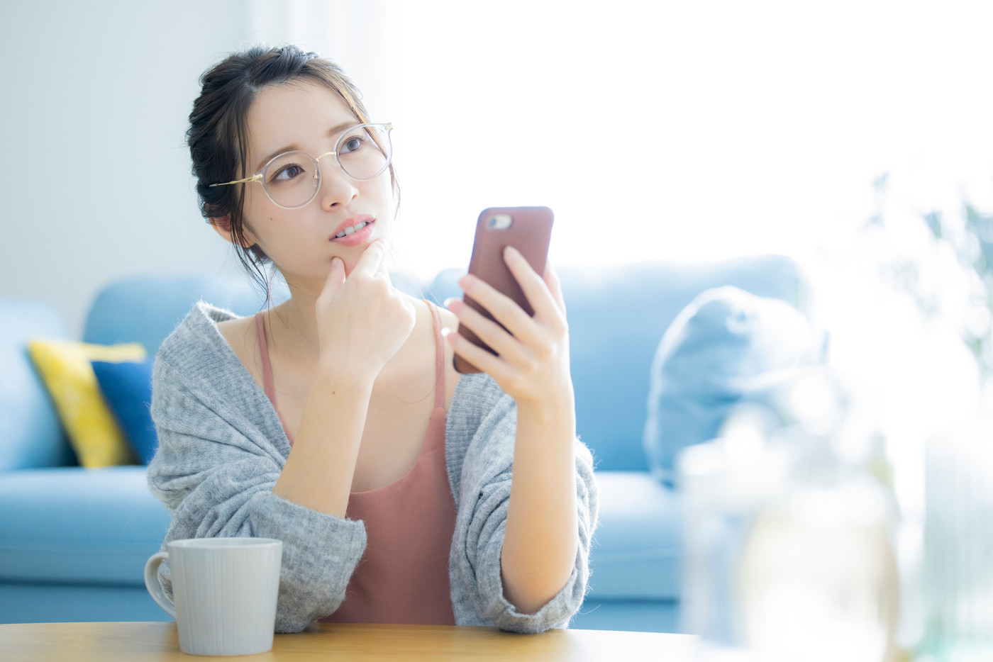 スマートフォン　女性　　