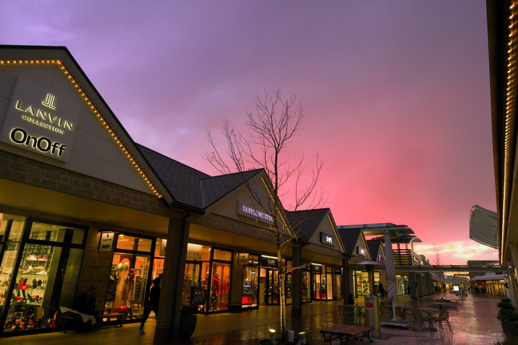 日本最大規模のアウトレット「三井アウトレットパーク木更津」3553157