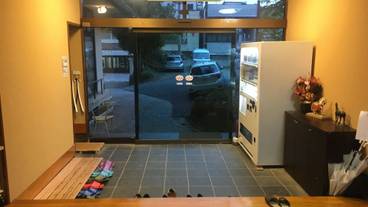 施設の入り口 / 5