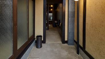 内部エントランス / 2