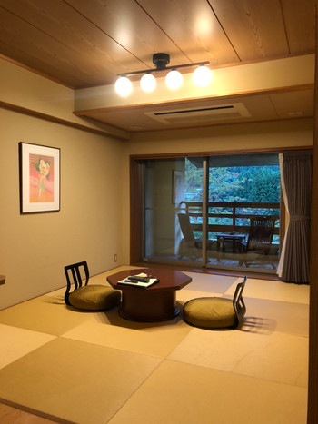 「別邸 笹音」 内観 136517614 客間の全景