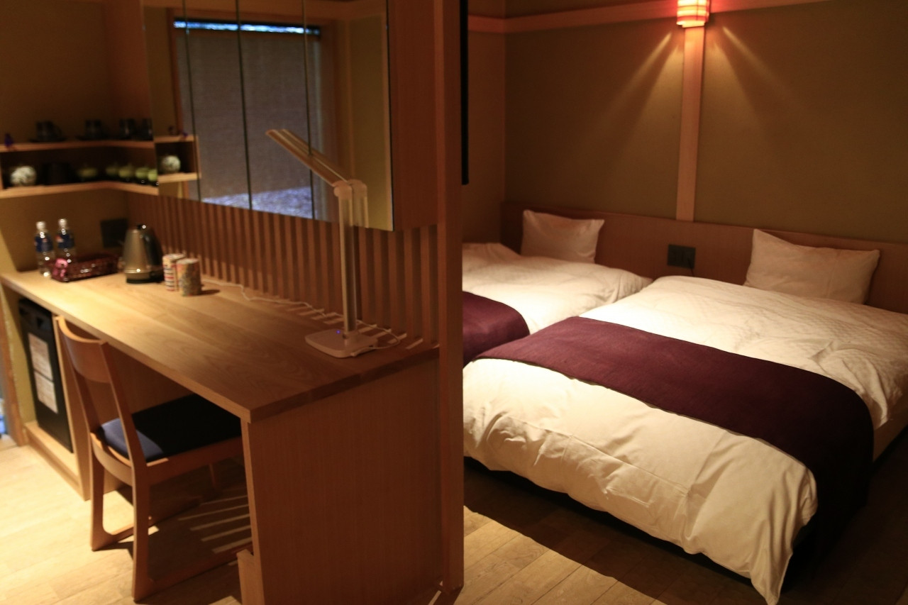 名物の湯豆腐料理に舌鼓。湯巡りも楽しめる温泉旅館4376245