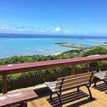 高台から見る水平線に心癒される♡沖縄「カフェくるくま」
