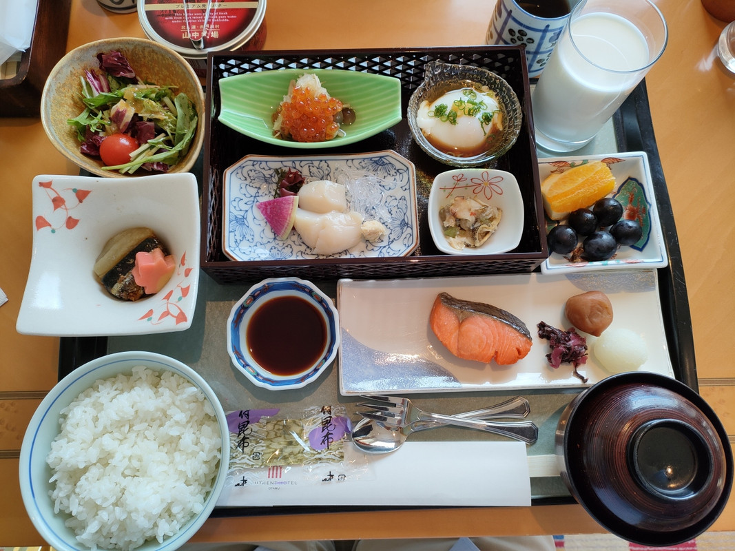 朝食