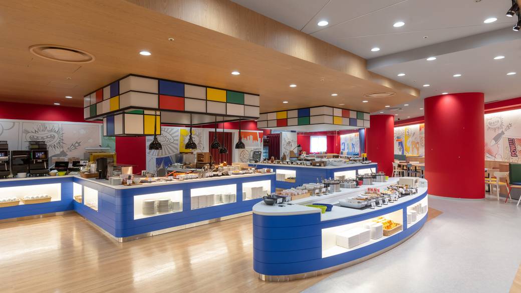 ポップ・カラフルな店内空間 / 5