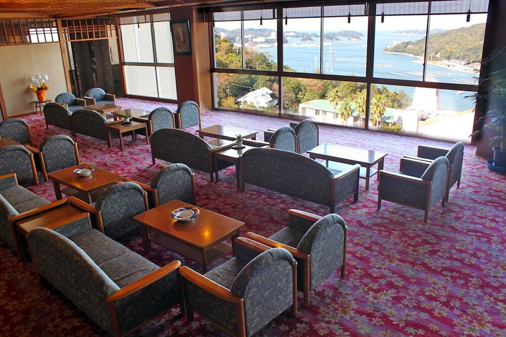 ロビーラウンジ