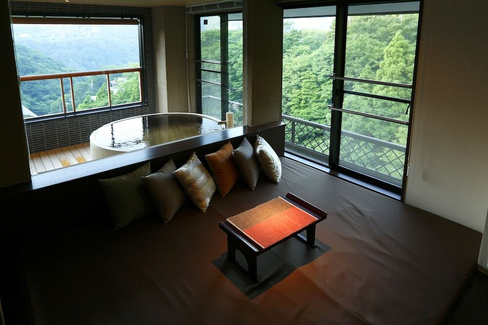 箱根七瀬（ハコネナナセ） / 4