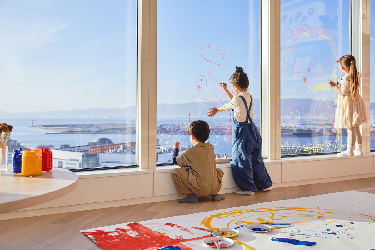 アトリエ 探索エリア 窓にもお絵描き