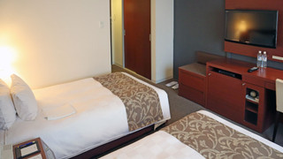 ツインルーム シングルベッド 2 台 喫煙可