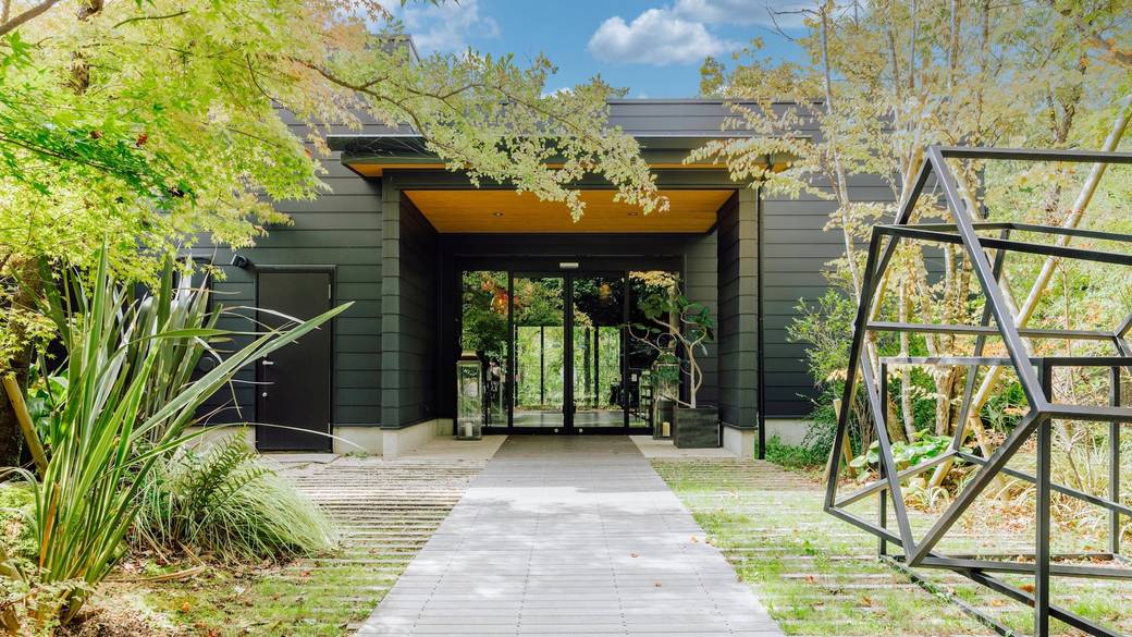 母屋 正面入口 / 2