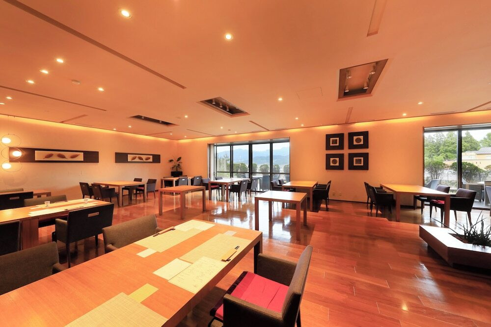 旅館のお食事処