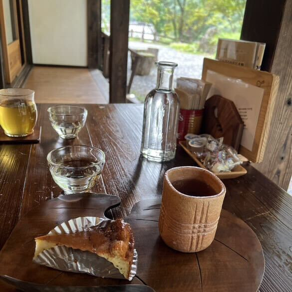 エゴマのチーズケーキは、エゴマのプチプチ感がとてもよかったです。 / 4