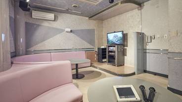 カラオケ ルーム / 3