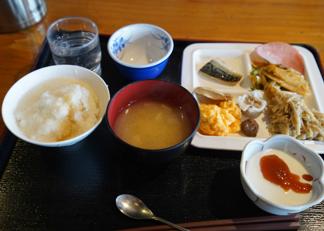 朝食
