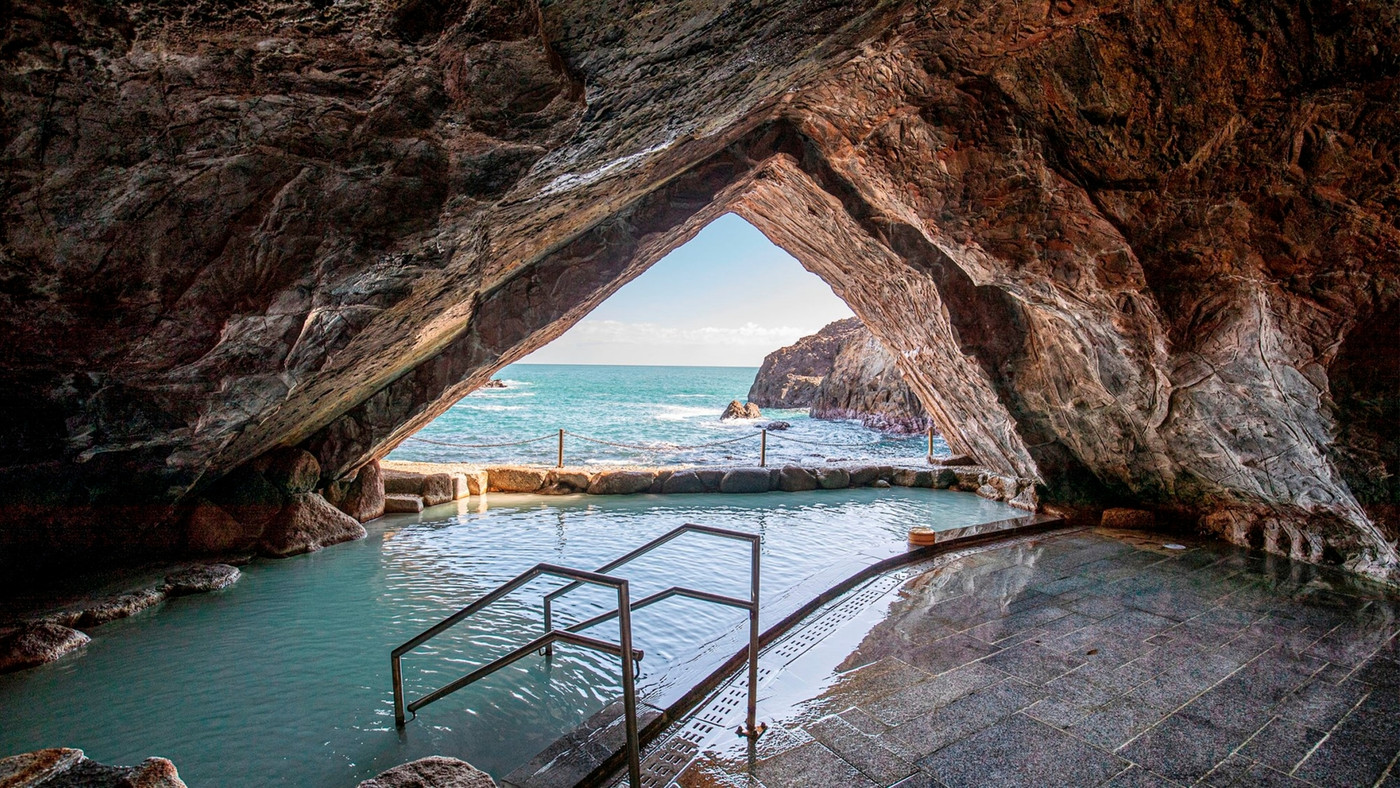 神秘的な大洞窟温泉で別世界が体感できるホテル3529928