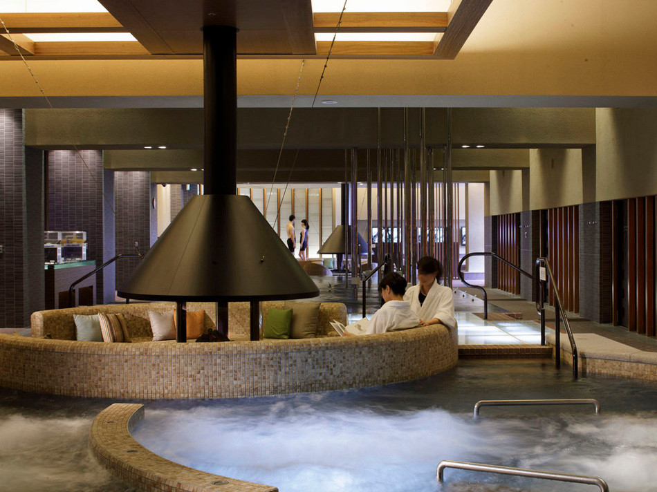 温泉街を見晴らす絶景に感動4061512