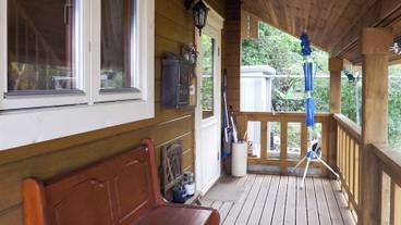 施設の入り口 / 2