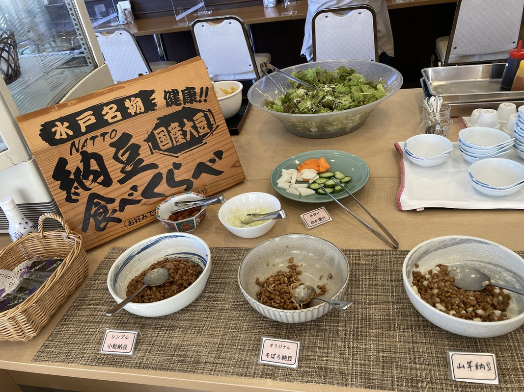 無料の食事は意外や、全般的に美味しかったです