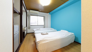 ツインルーム（洋室）トイレ・洗面台付、 バスルーム共用 禁煙