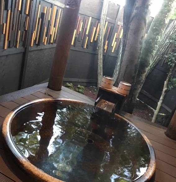 無料の貸切風呂で
リフレッシュ / 2