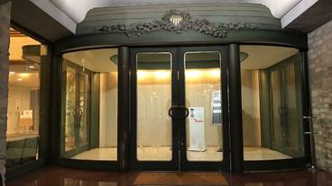 施設の入り口 / 3