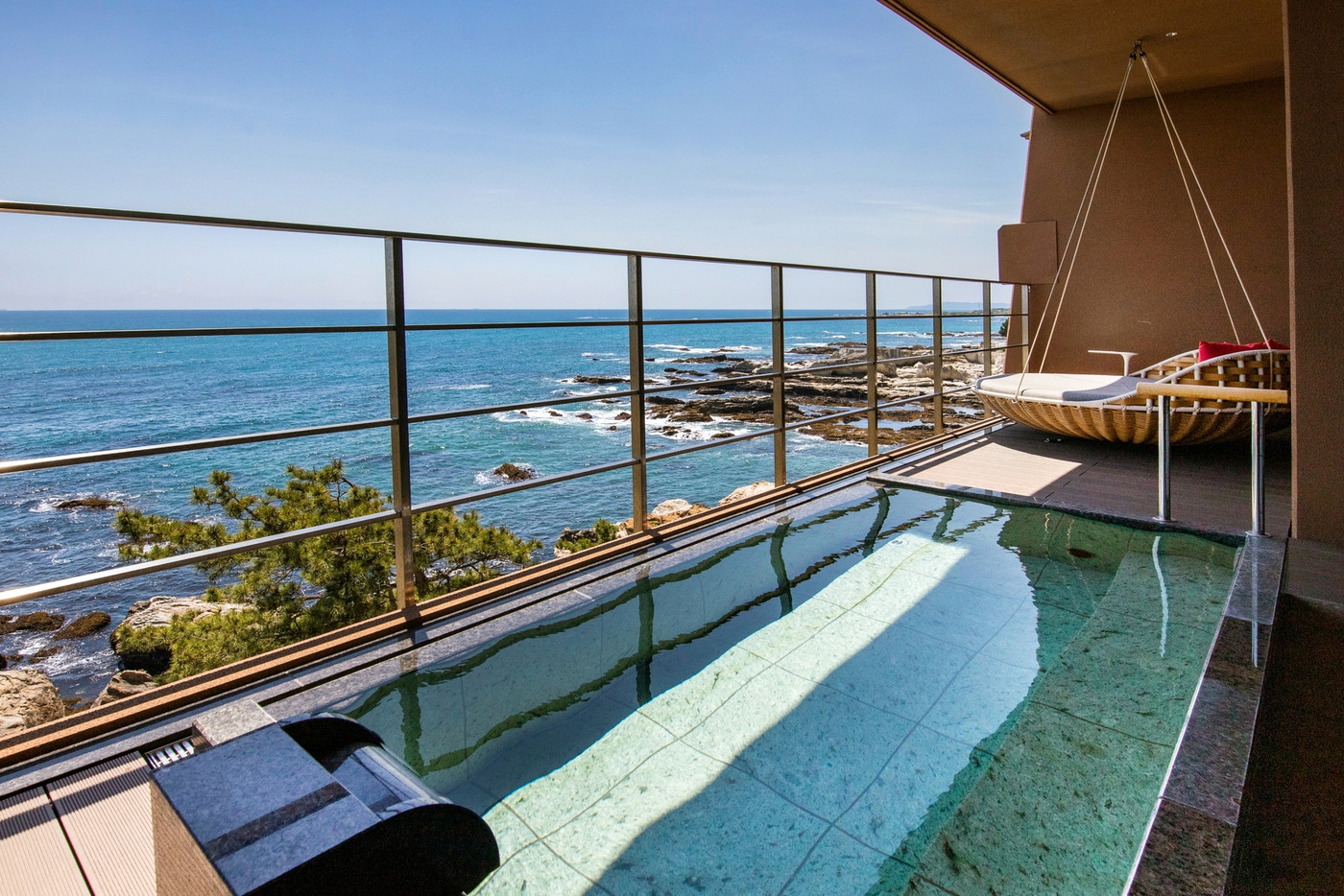 オーシャンビューの貸切温泉＆客室！海と空が湯浴みのお供4001578