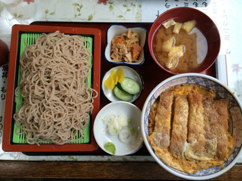 「橋本家」料理 1074398 カツ丼もりそばセット1000円