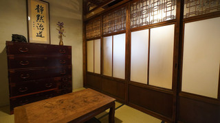 (101室) 1階 4人部屋 (個室、専用トイレ、シャワー付)