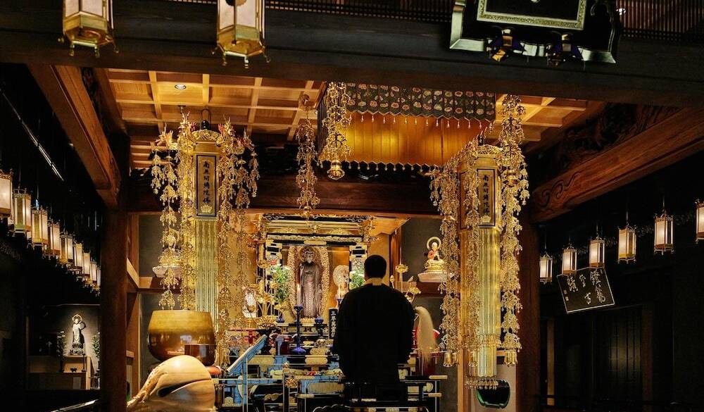 心が清らかになる
「朝のお勤め」体験 / 1