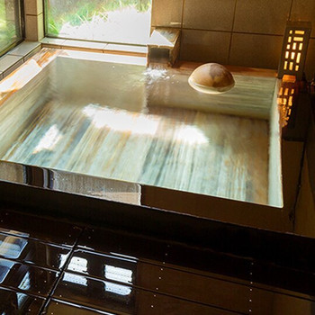 檜の香りの包まれて「神の湯」を堪能3515451