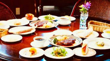 食事・飲み物 / 4