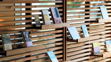 ロビーラウンジ / 23