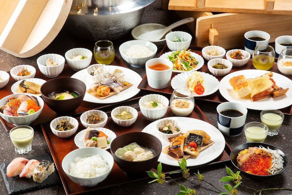 大浴場で旅疲れを癒し、朝食ビュッフェでパワーチャージ3392175