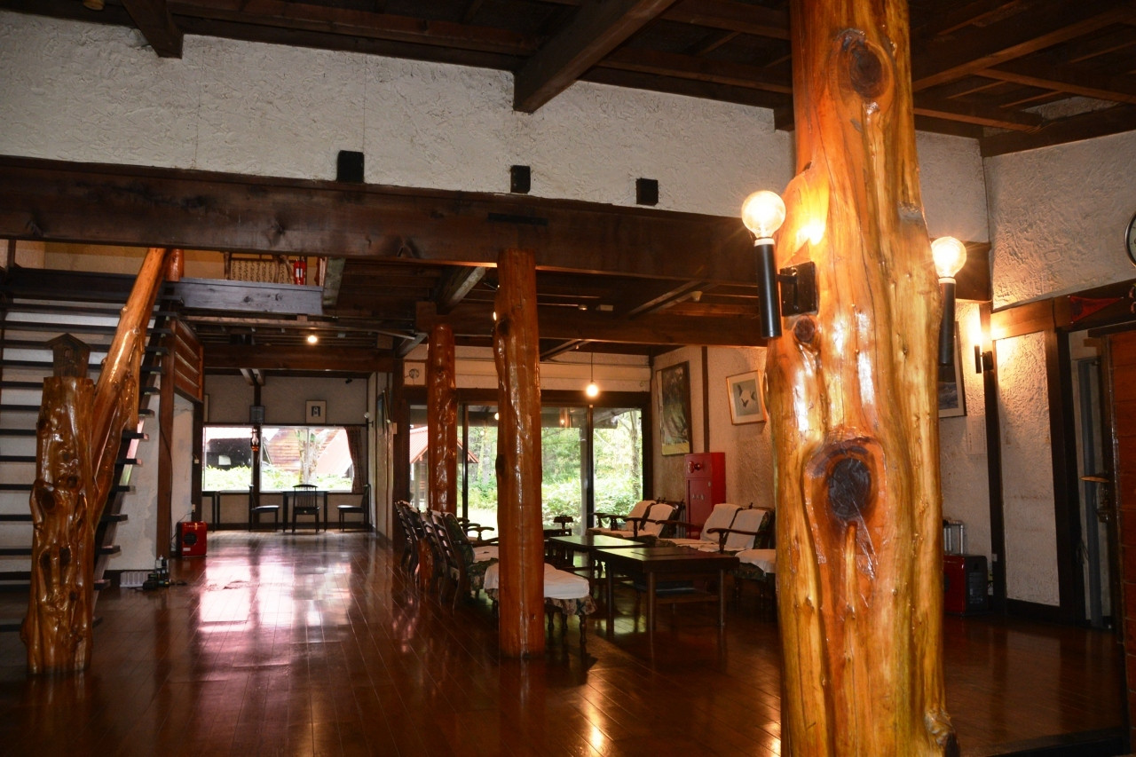 自然の恵みをいただく夕食が自慢！1時間歩いて辿り着くランプの宿3494505