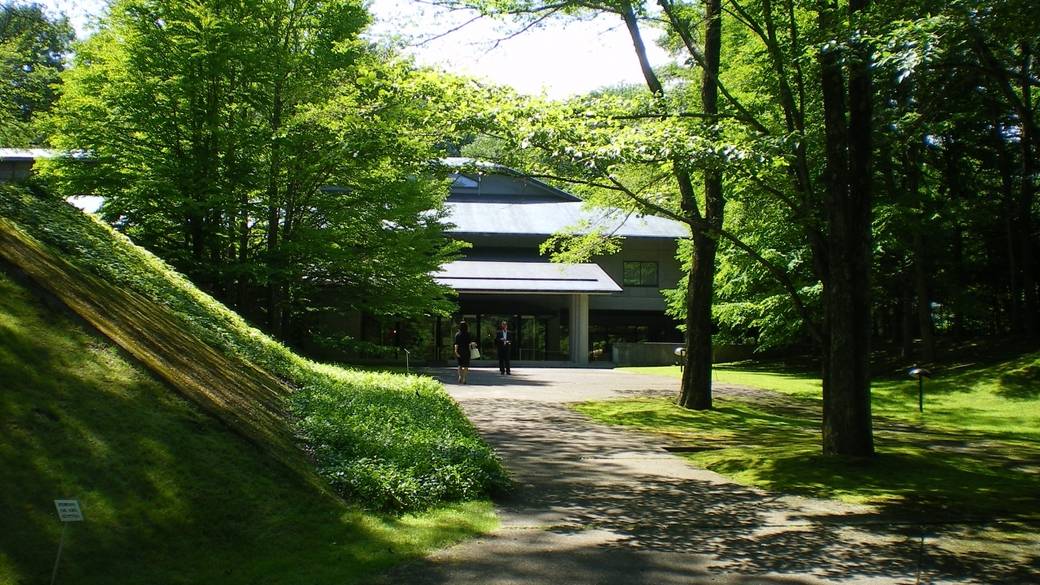 「セゾン現代美術館」で
美しい芸術に触れる / 1