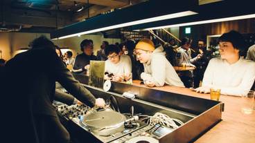 バーラウンジ（DJ） / 12