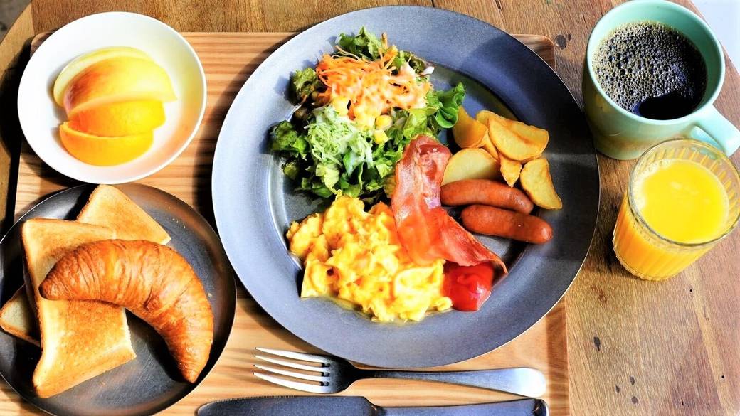 和洋食どちらも選べる
朝食ビュッフェ / 3