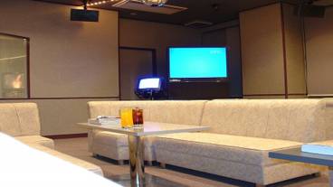 カラオケ ルーム / 3