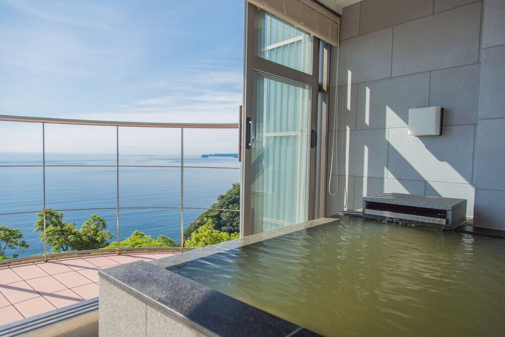 フリーフローと絶景に酔いしれる。太平洋が目の前に広がる天空の温泉宿4047461