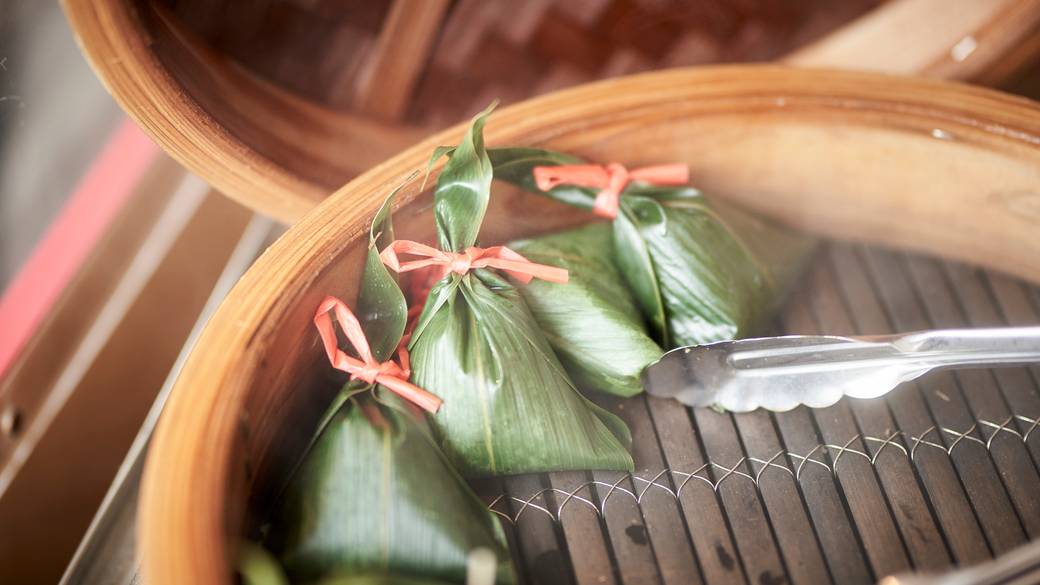 お土産探しと食べ歩き
最後まで温泉街を堪能 / 3