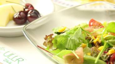 食事・飲み物 / 3