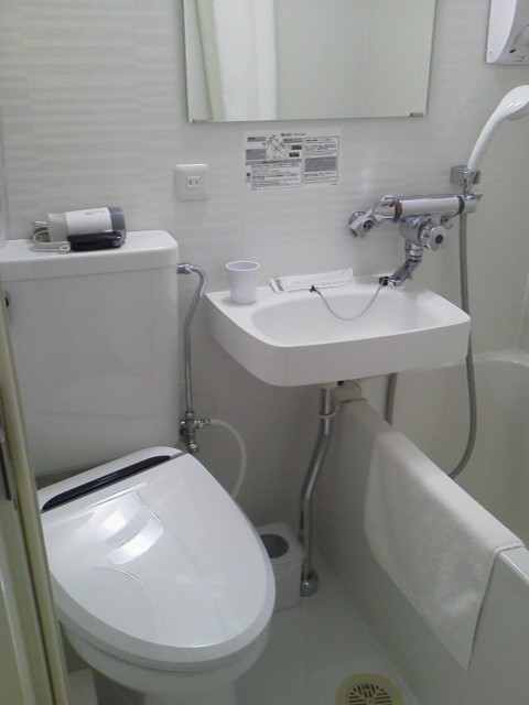 バスタオルはありますが、フェイスタオルはありません。