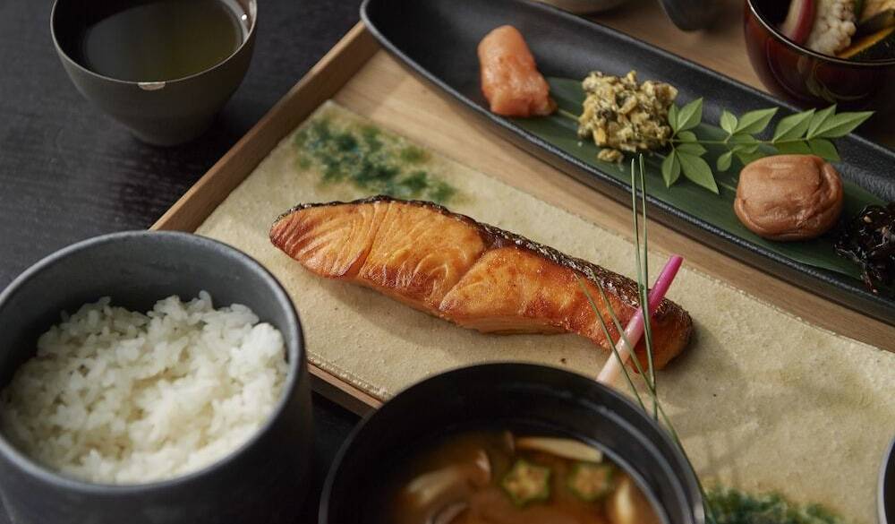 ルームサービスもOK
洋も和もそろう朝食 / 2