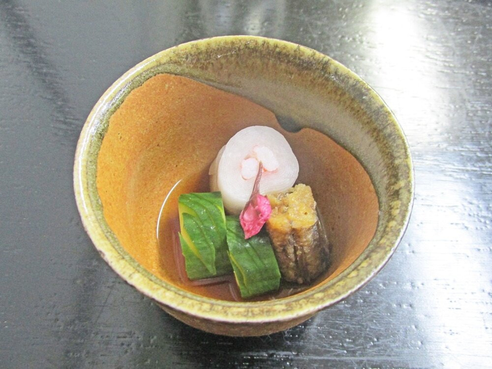 旅館のお食事処