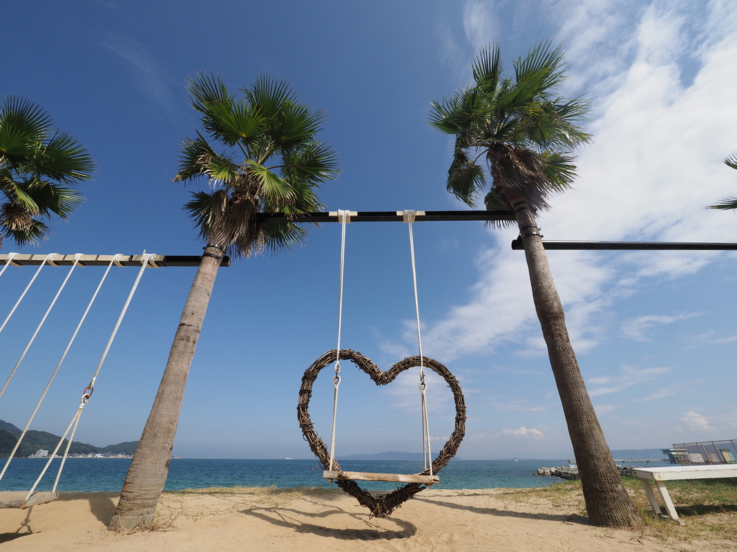 ヤシの木ブランコ