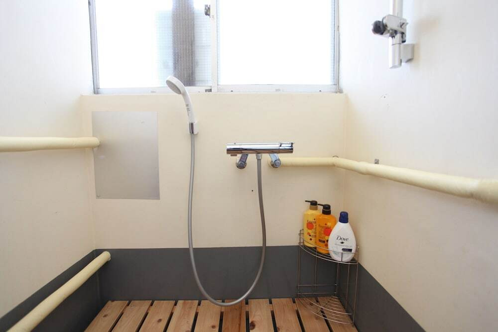 バスルームのシャワー