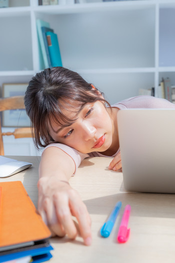 働き方 在宅ワーク 疲労