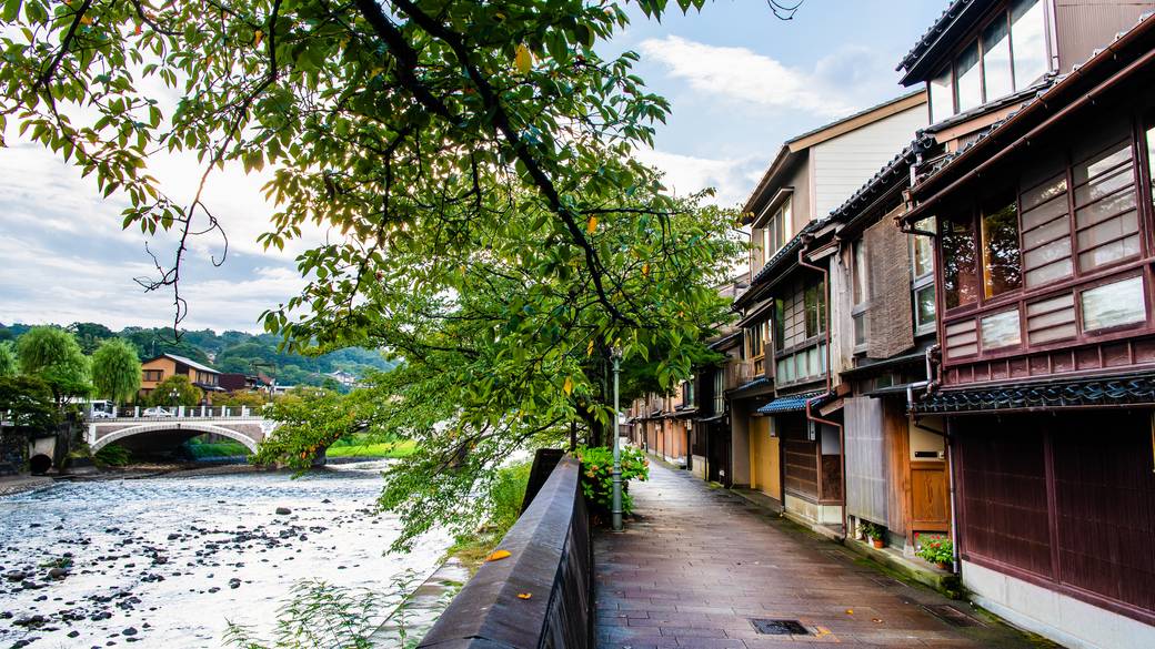 「浅野川」沿いの風景 / 2