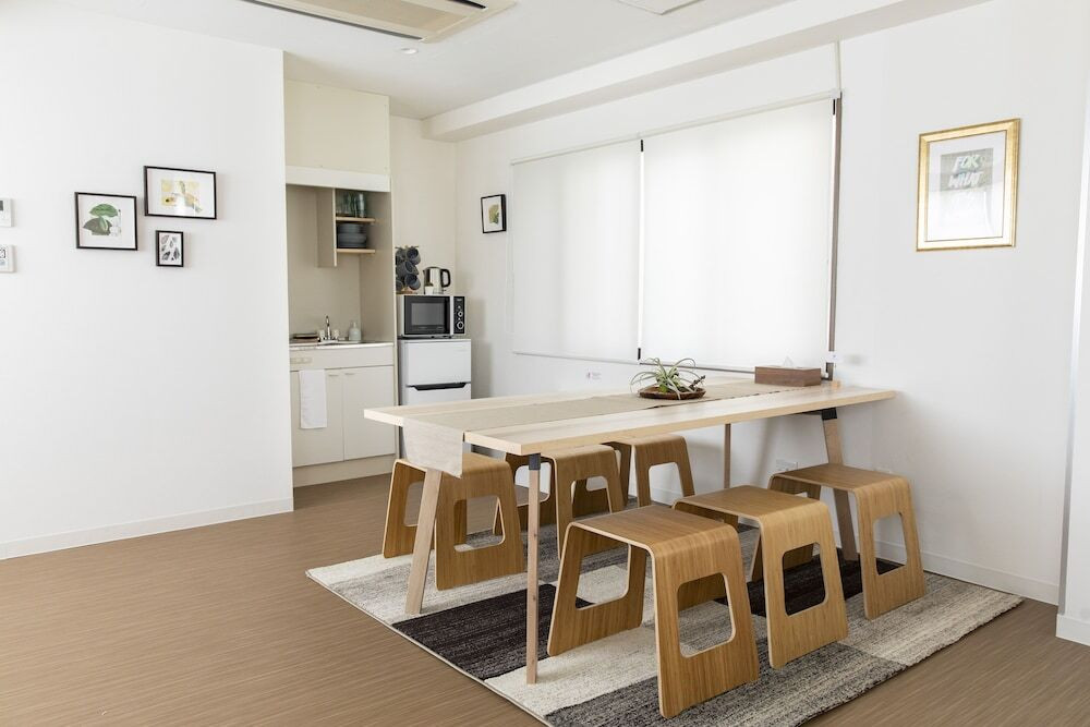 客室内のダイニングエリア